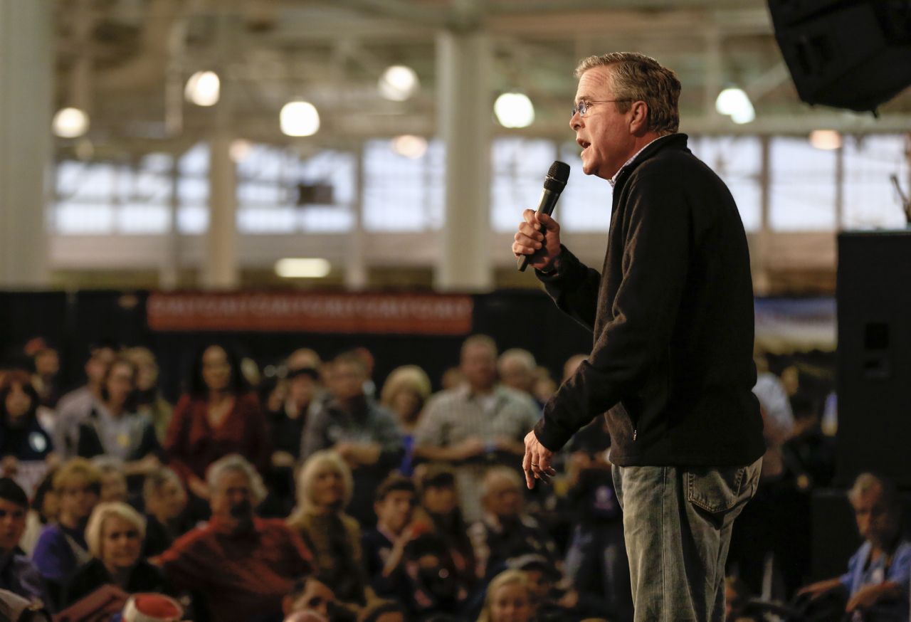 Republican presidential hopeful Jeb Bush addresses Iowa crowd