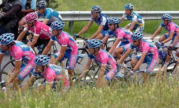A swarm of Lampres? Lampre riders look after their man Damiano Cunego up Monte Bondone