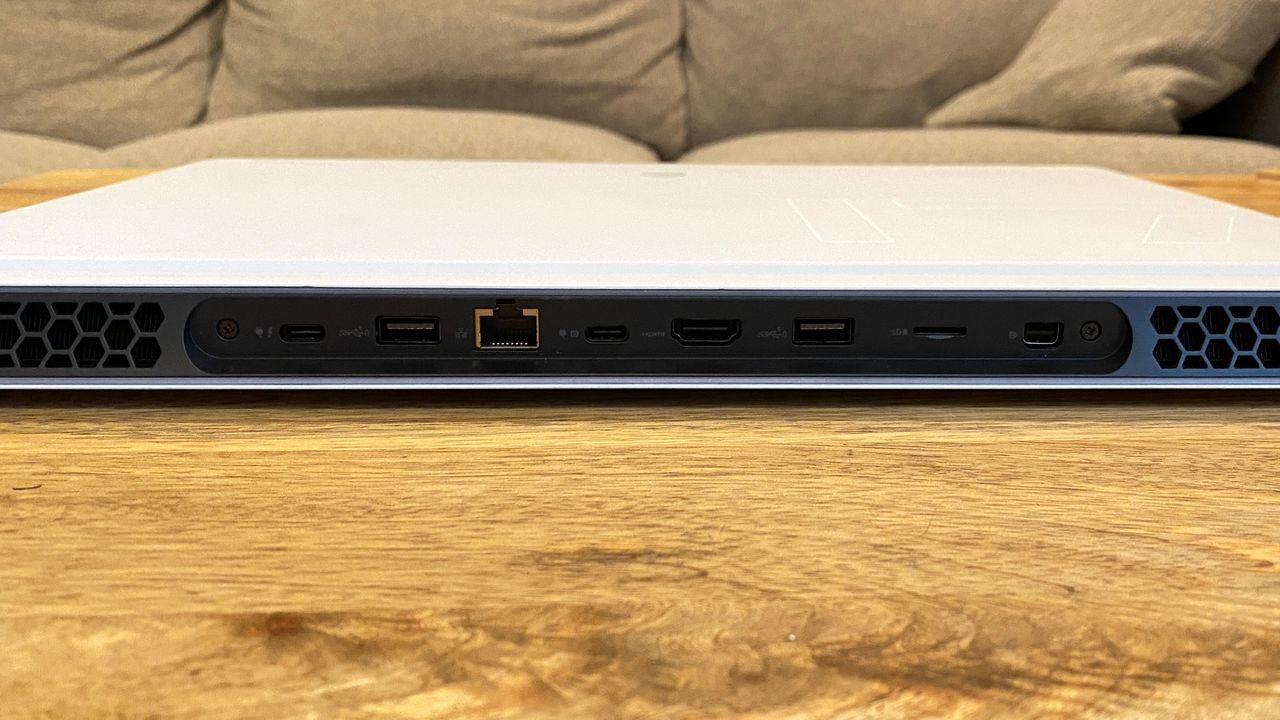 Alienware x17
