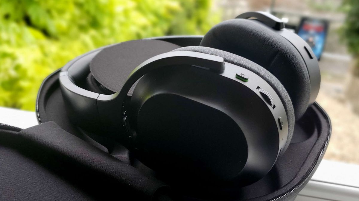 Razer Barracuda Pro gaming headset