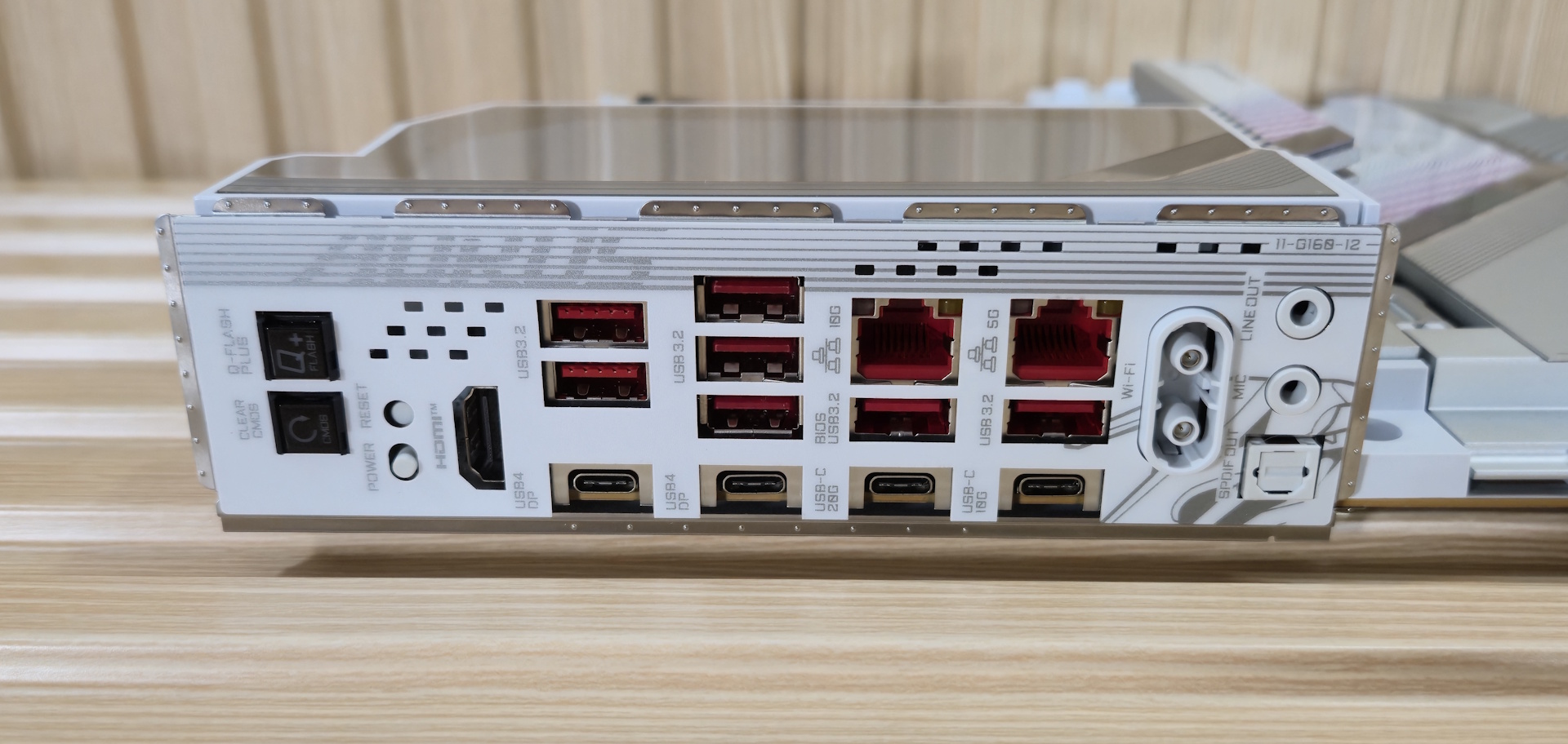 Gigabyte X870E Aorus Master X3D Ice