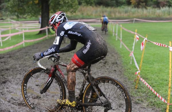 Lindine puts the hammer down.