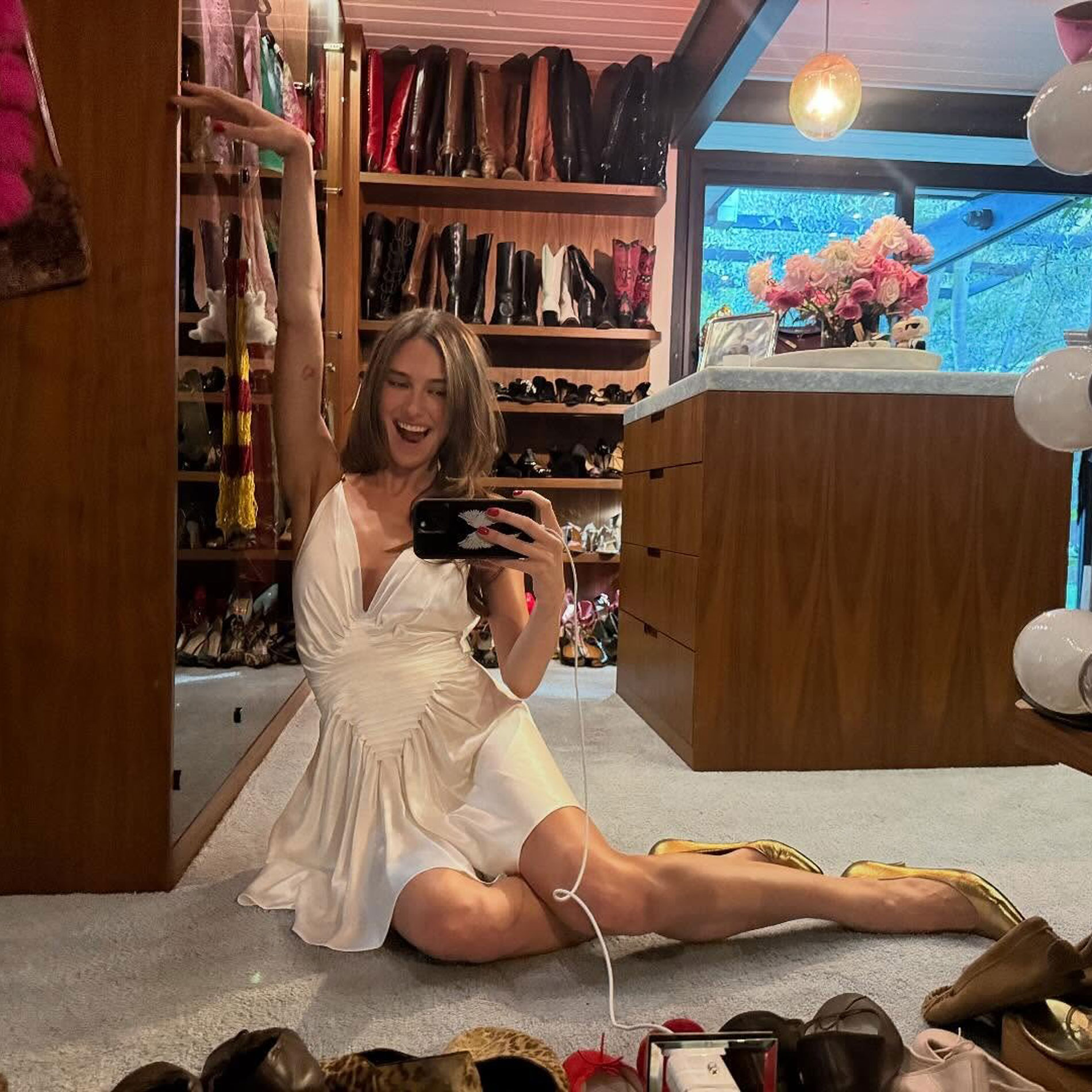 Devon Lee Carlson reveals her three-stone engagement ring