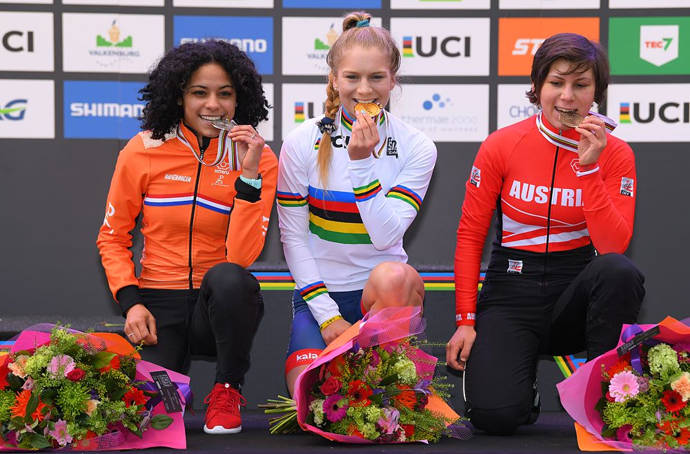 Evie Richards wins U23 world title in Valkenburg, Ceylin del Carmen Alverado second and Nadja Heigl third