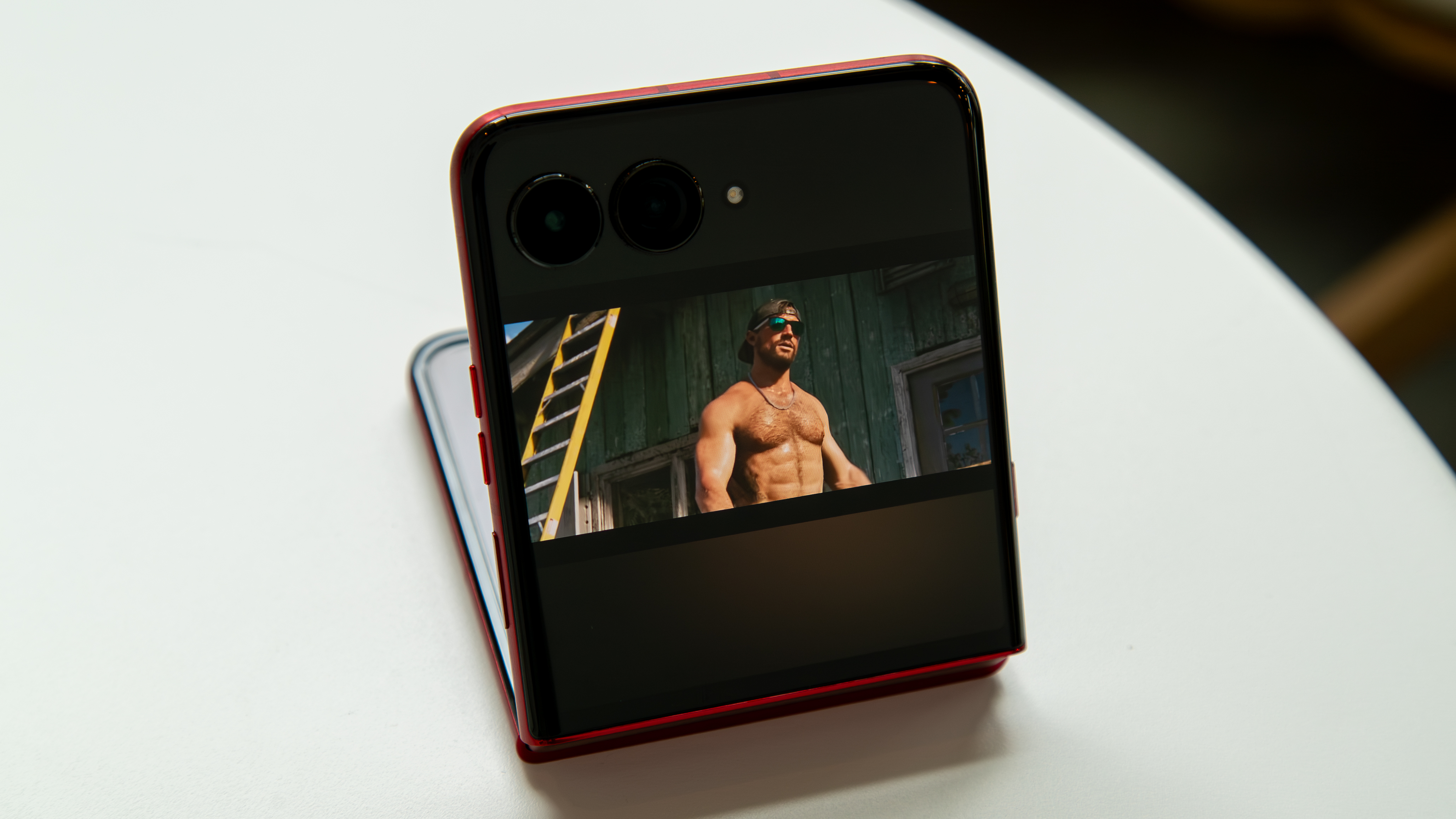 A video playing on the Razr Ultra 2025 cover screen
