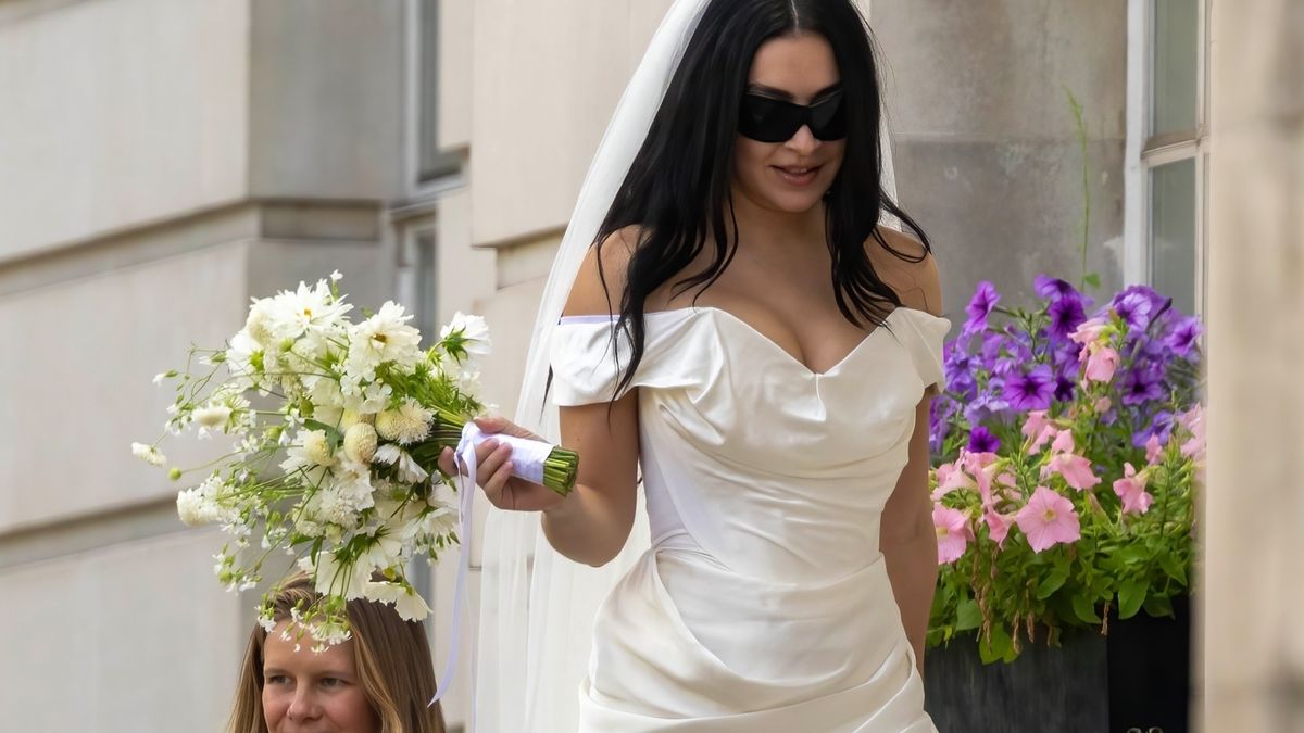 What to Wear to a Courthouse Wedding, According to Brides Who Made It Look Effortless