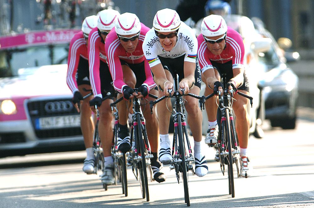 World champion Michael Rogers heads the T-Mobile TTT team at the Giro d'Italia in 2006
