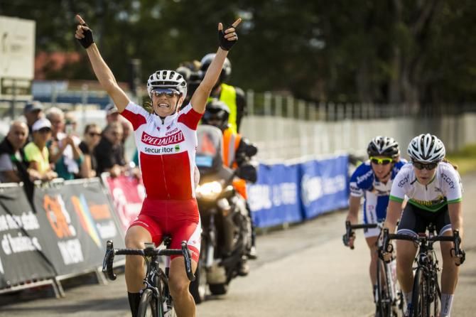 Lizzie Williams (Specialized Securitor) wins the first stage of the Battlte on the Border