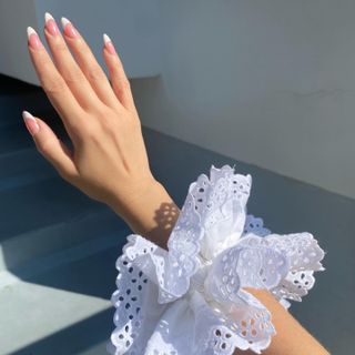 Nail ideas for wedding guests: French manicure