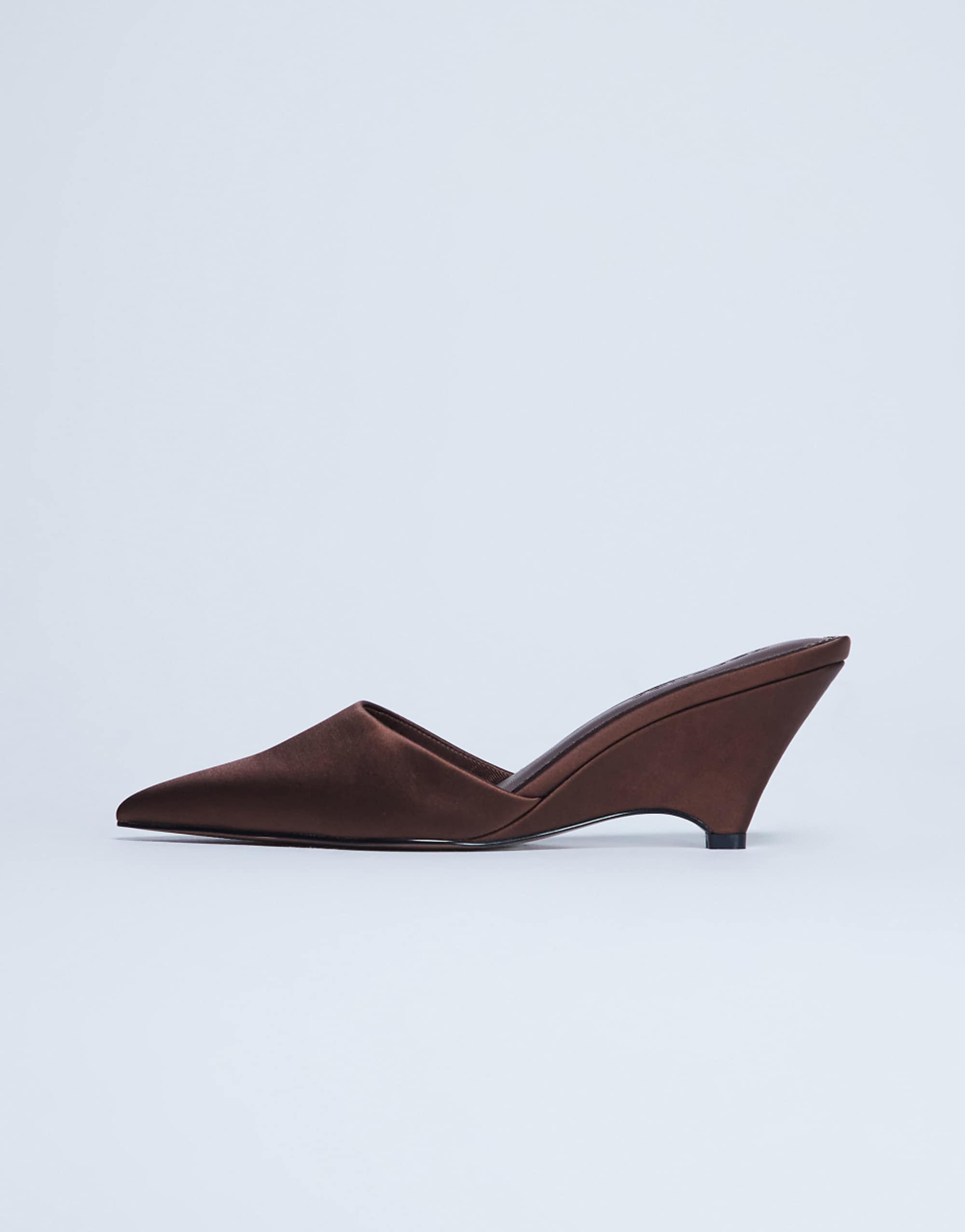 Topshop Annie Wedge Closed Toe Shoe in Chocolate
