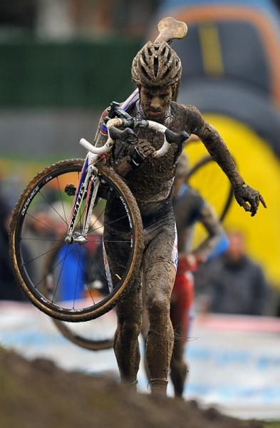 Niels Albert (BKCP - Powerplus) pulls away from French champion Francis Mourey.