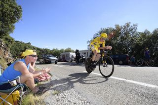Chris Froome races to second in the stage 13 time trial (Sunada)