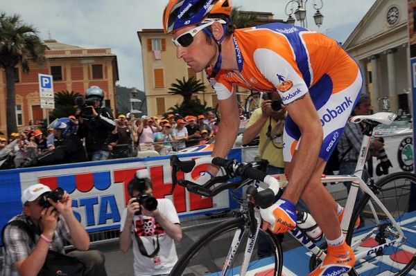 Denis Menchov (Rabobank) rolls down the start ramp in Sestri Levante.