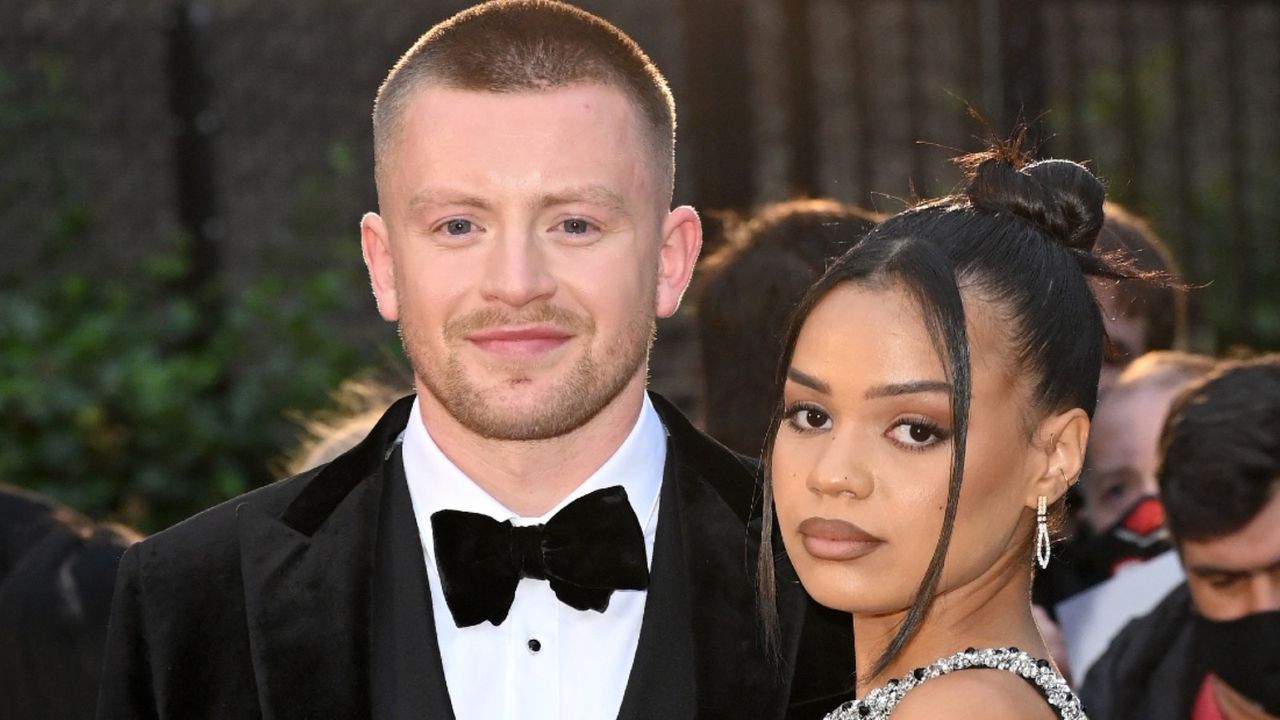 Adam Peaty kiss Strictly - Adam Peaty and Eirianned Munro attend the GQ Men Of The Year Awards 2021 at Tate Modern on September 01, 2021 in London, England.