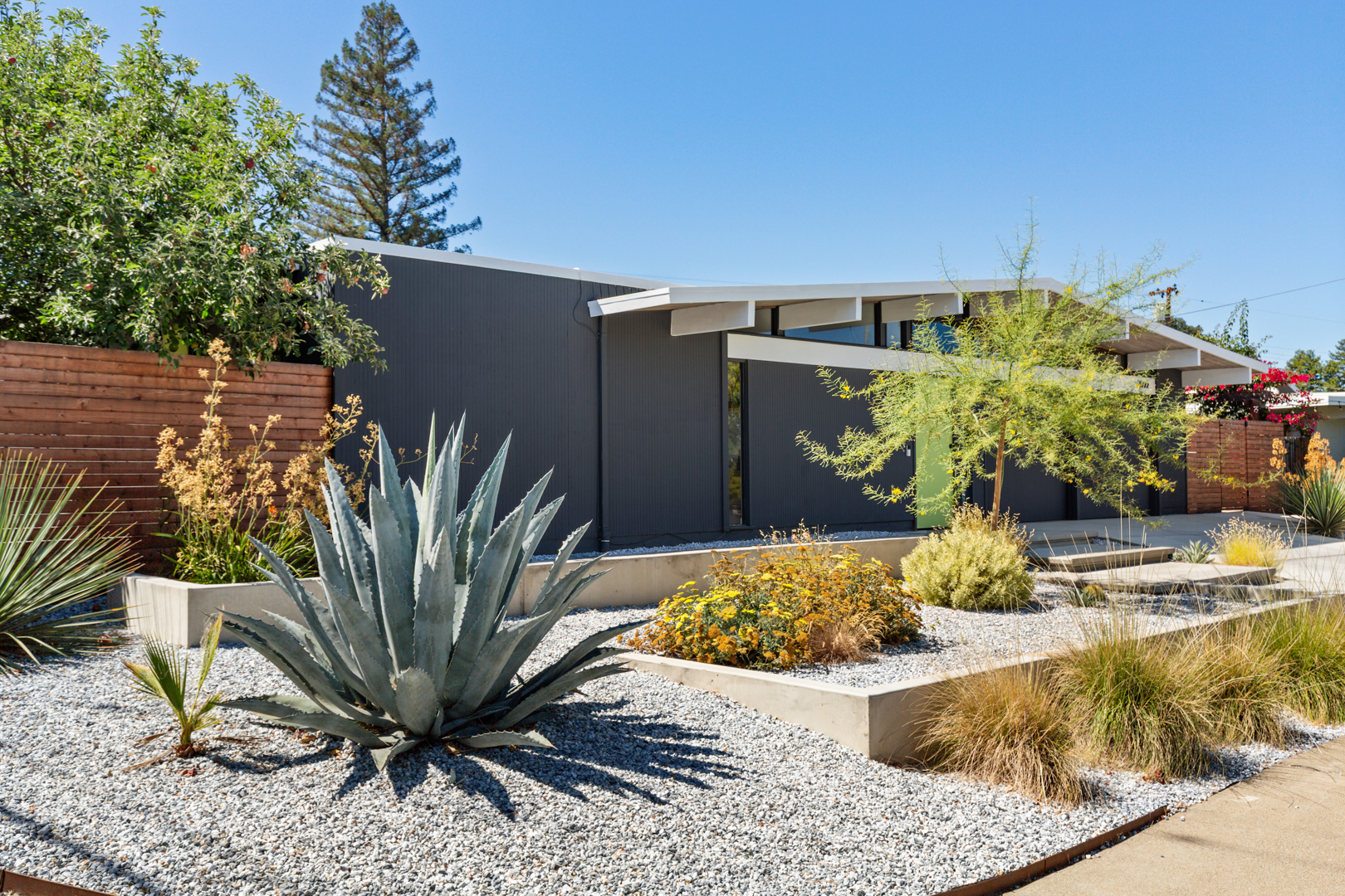 Eichler Home in Oakland, California, by architect Claude Oakland, 1964