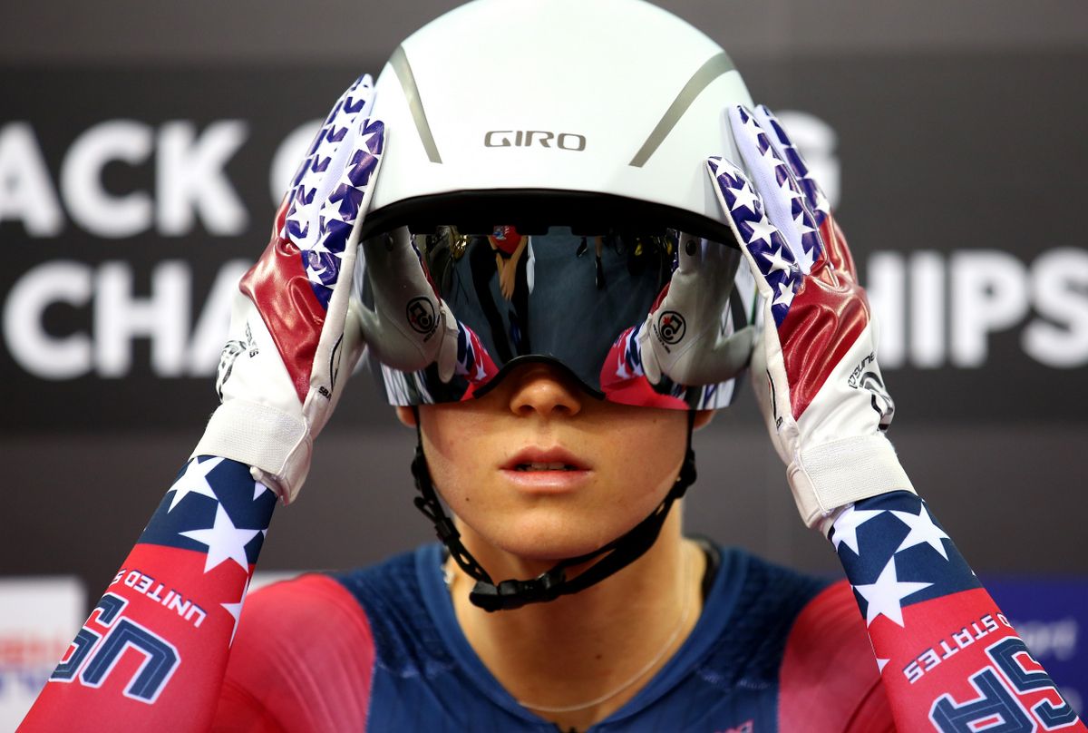 Ruth Winder prepares for the individual pursuit
