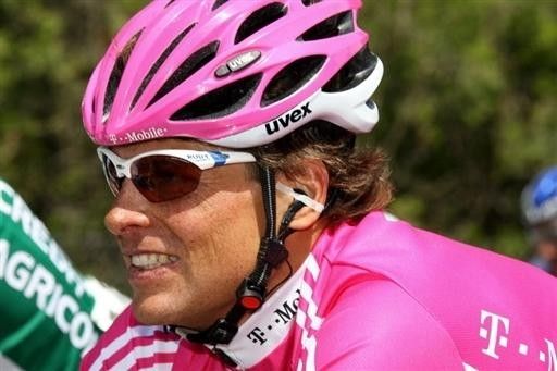 Jan Ullrich (T-Mobile) looks happy as he rides in the bunch