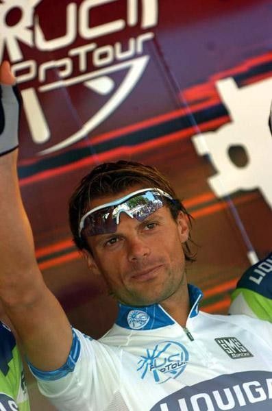 Di Luca at the start.