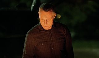 chicago pd season 9 premiere voight looking shady