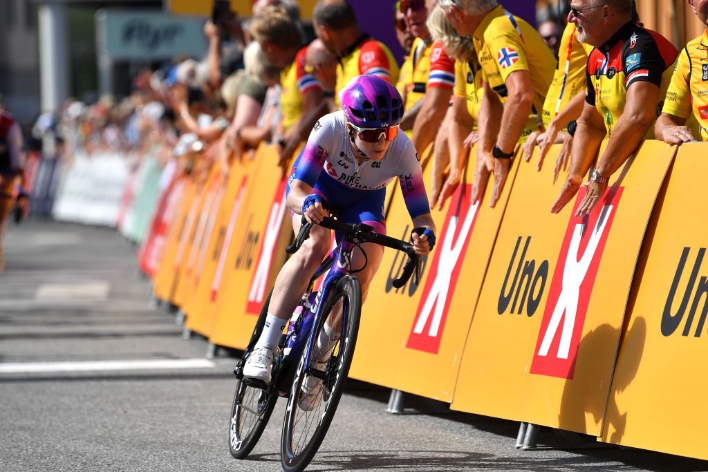 HALDEN NORWAY AUGUST 14 Alexandra Manly of Australia and Team BikeExchange Jayco attacks during the 8th Tour of Scandinavia 2022 Battle Of The North Stage 6 a 1543km stage from Lillestrm to Halden UCIWWT tourofscandinavia TOSC22 on August 14 2022 in Halden Norway Photo by Luc ClaessenGetty Images