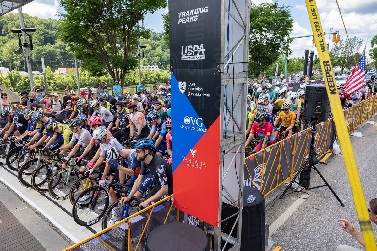 One hundred and twenty three men took to the startline in the Elite Men's race. Only 23 would finish the race on the lead lap.