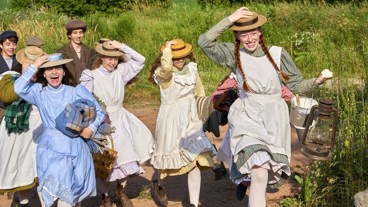 The Best Period Dramas On Netflix To Watch Now 