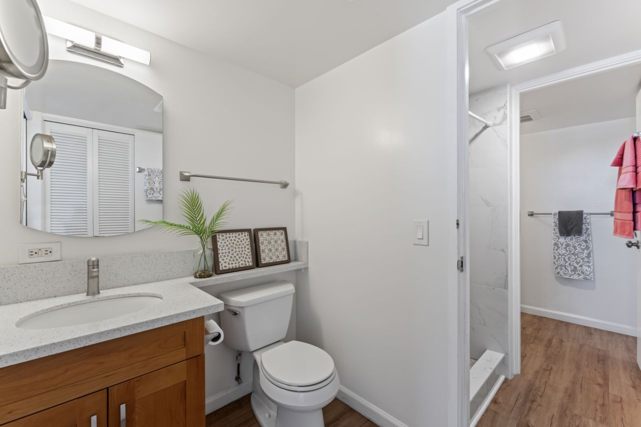 An apartment for sale in Honolulu.
