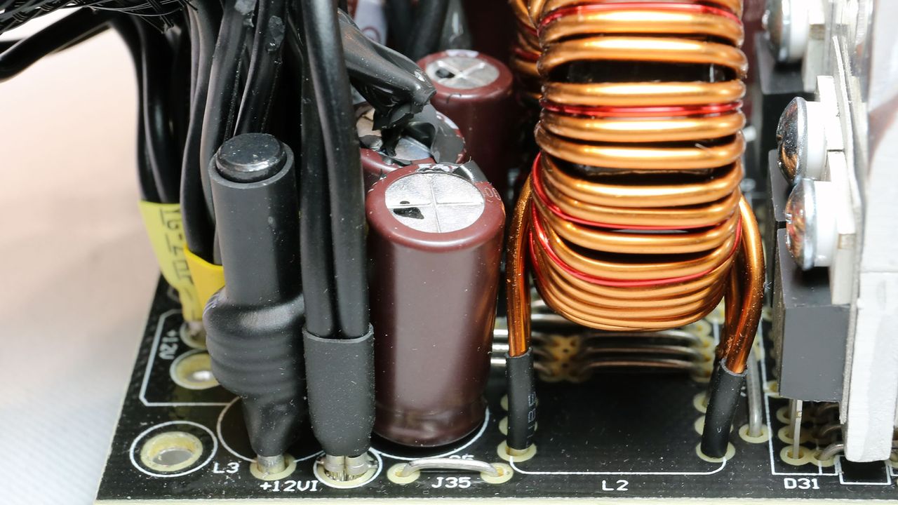 XPG Pylon 650