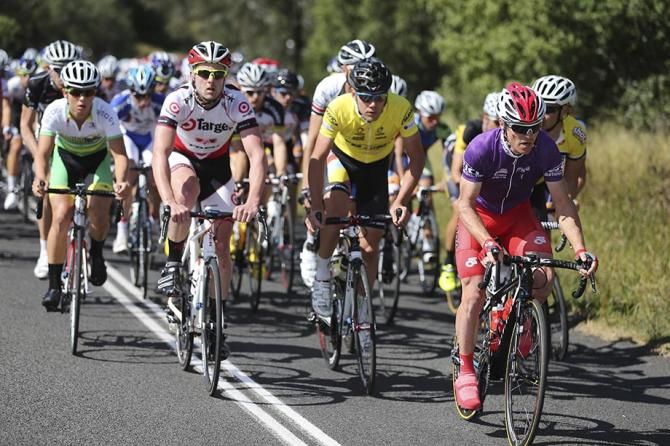 Will Walker (Drapac) started the day in the purple FKG Tour of Toowoomba race leader's jersey