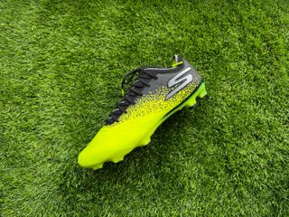 Skechers Razor Elite football boots photographed on a piece of astro turf as a comprehensive review is described