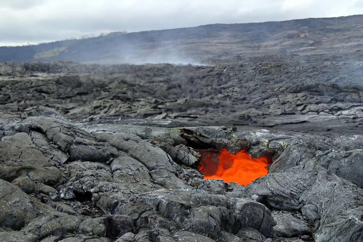 Scientists conduct research in Hawai&#039;i Volcanoes National Park to practice for Mars landings.