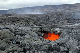 Scientists conduct research in Hawai&#039;i Volcanoes National Park to practice for Mars landings.