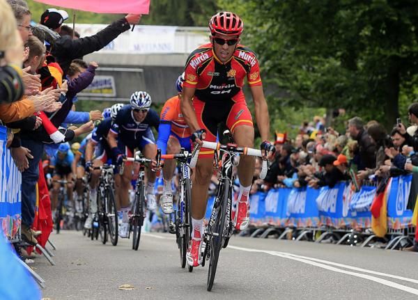 Alberto Contador (Spain) pushes the pace on the Cauberg.