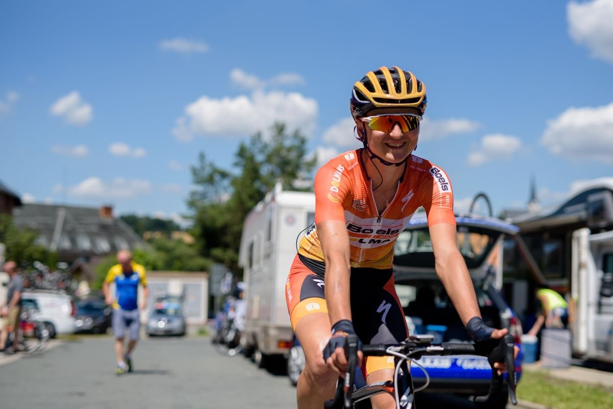 Kasia Pawlowska (Boels Dolmans) makes her way to the start line at Th&Atilde;&frac14;ringen Rundfarht