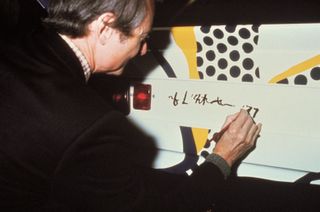 Roy Lichtenstein signs BMW Art Car #3, BMW 320 Group 5, 1977