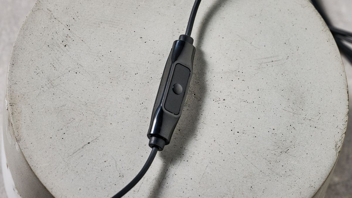 Controller on the Sennheiser CX 80U
