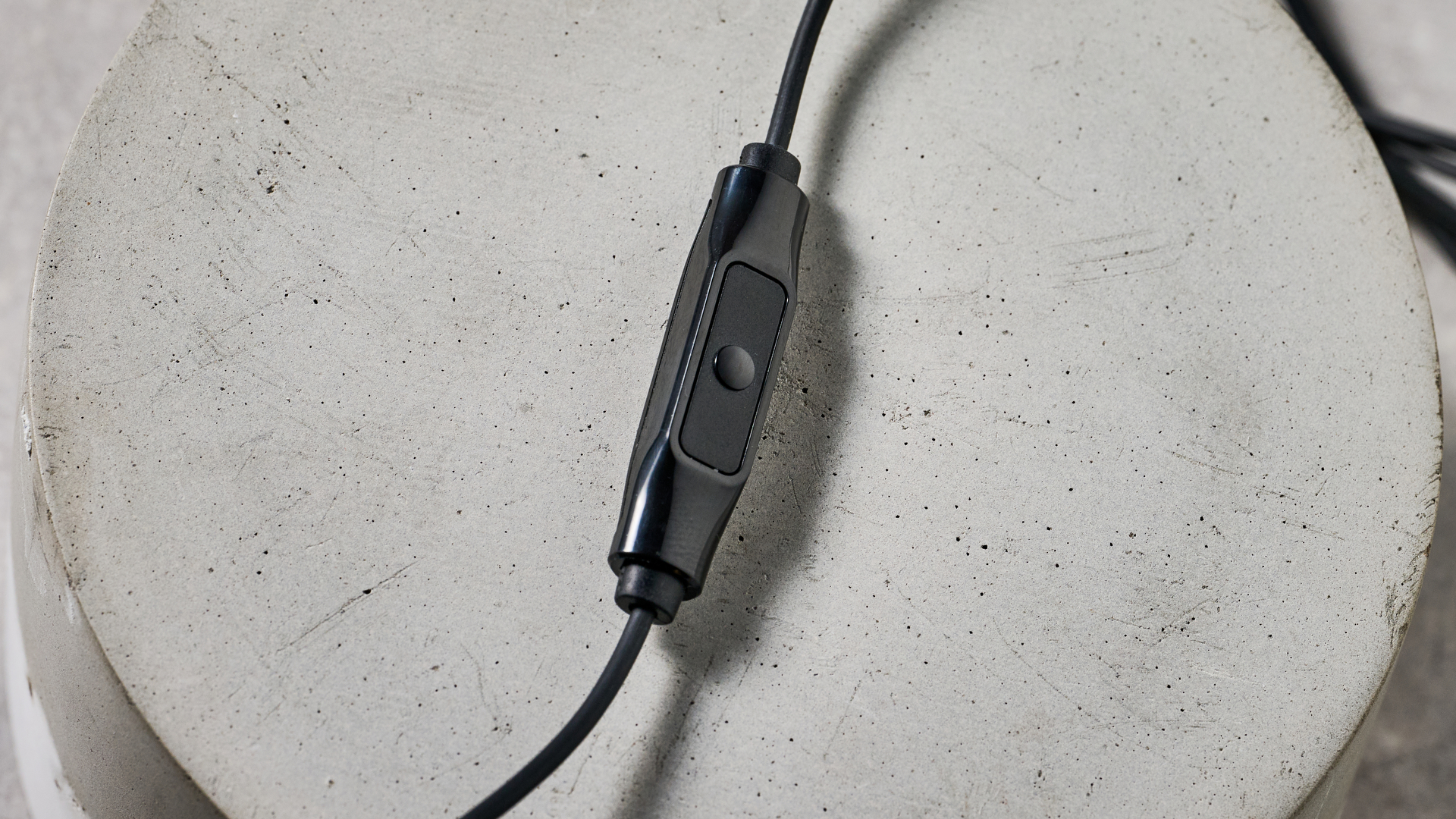 وحدة التحكم في Sennheiser CX 80U