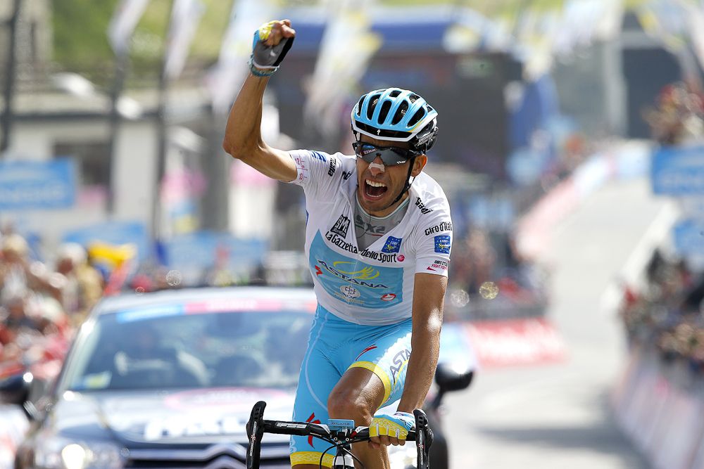 Fabio Aru wins stage 19 of the Giro.