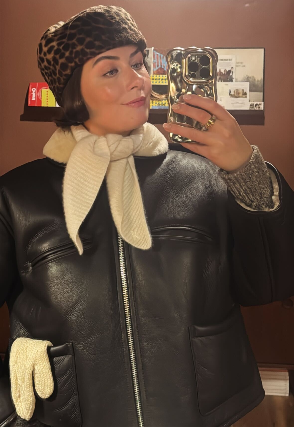 Sophie Robyn Watson wears the pillbox hat trend.