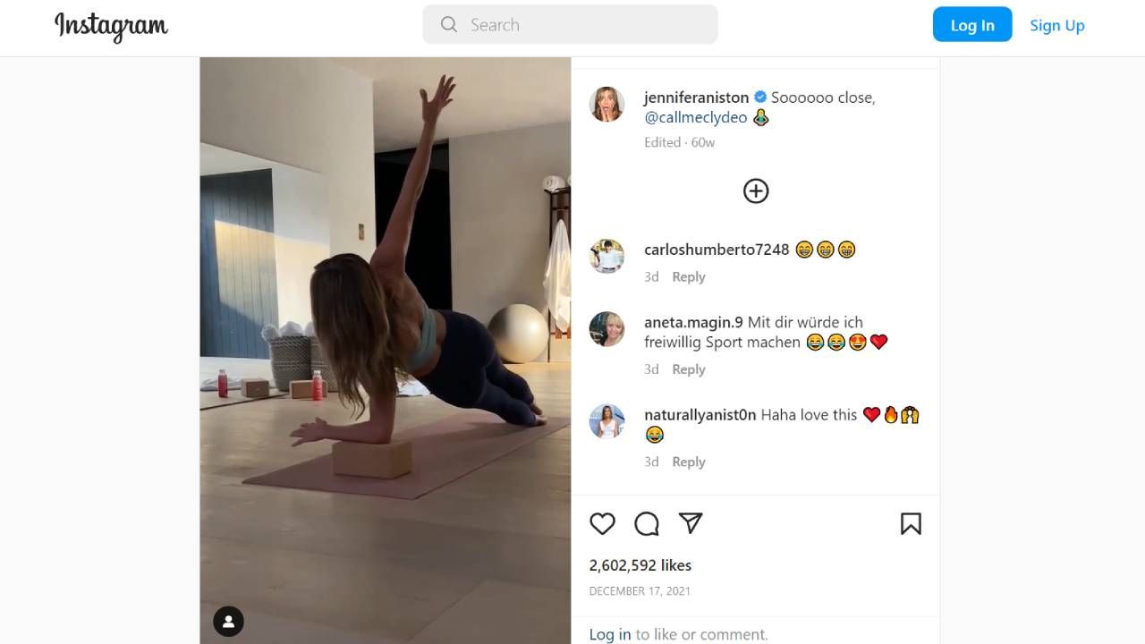 Jennifer Aniston yoga workout on Instagram