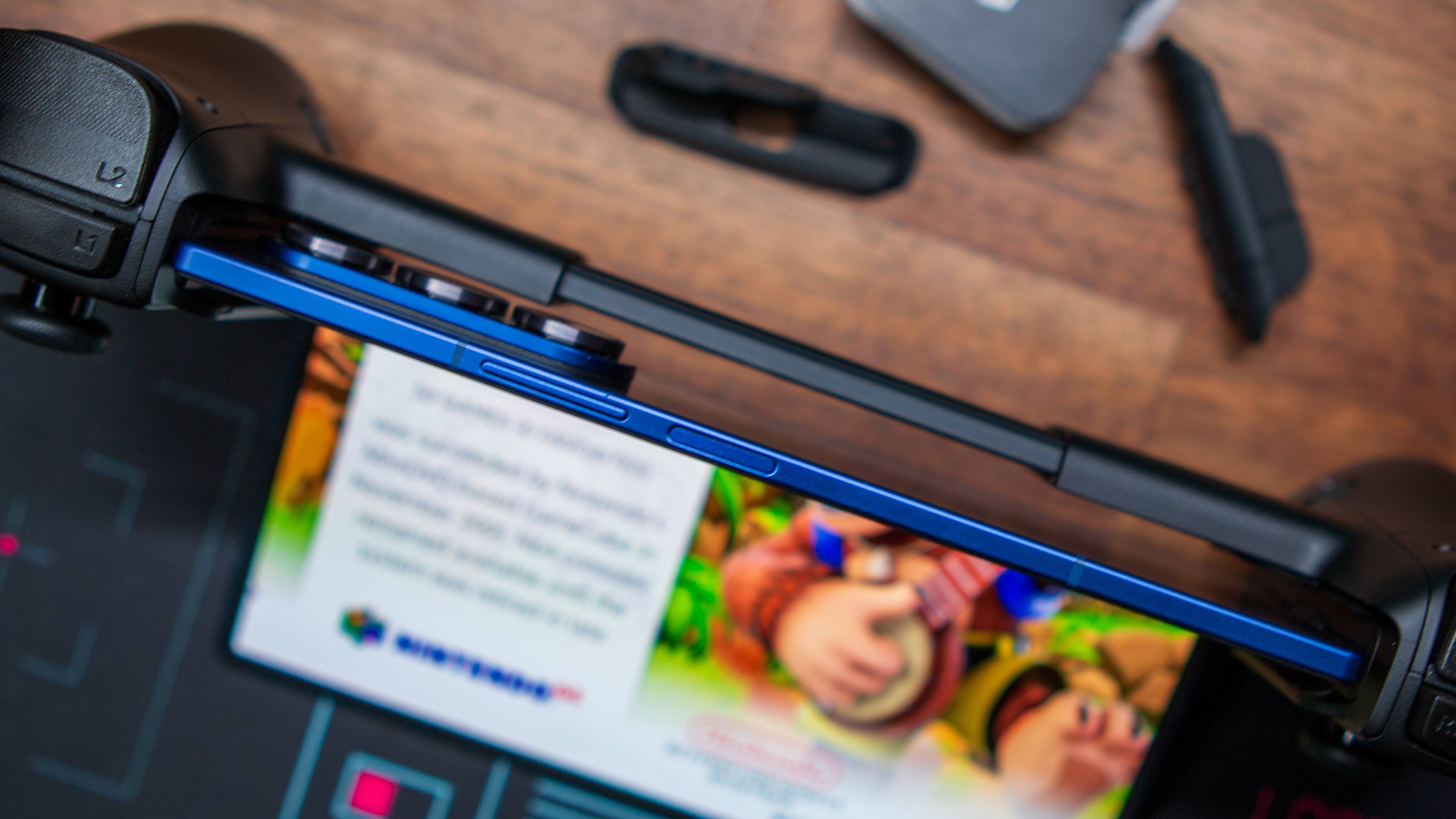 Gap between Backbone Pro and the Samsung Galaxy Z Fold 7