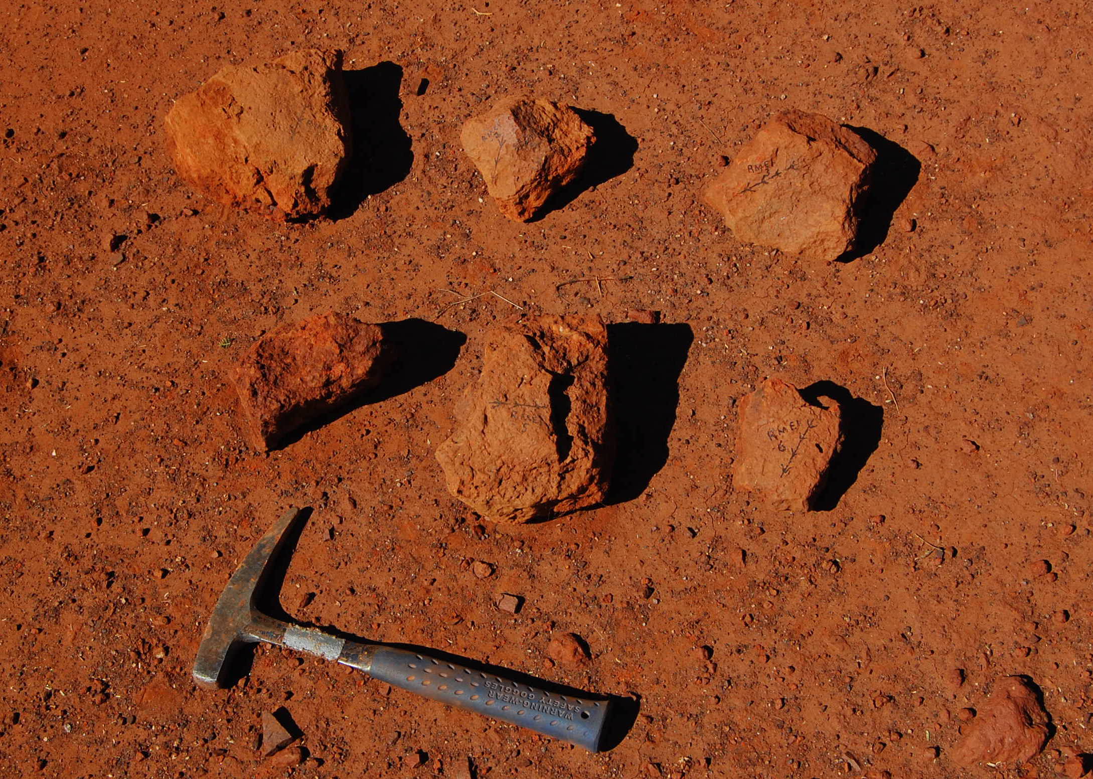 clay excavated from iron age shows earth&#039;s magnetic field