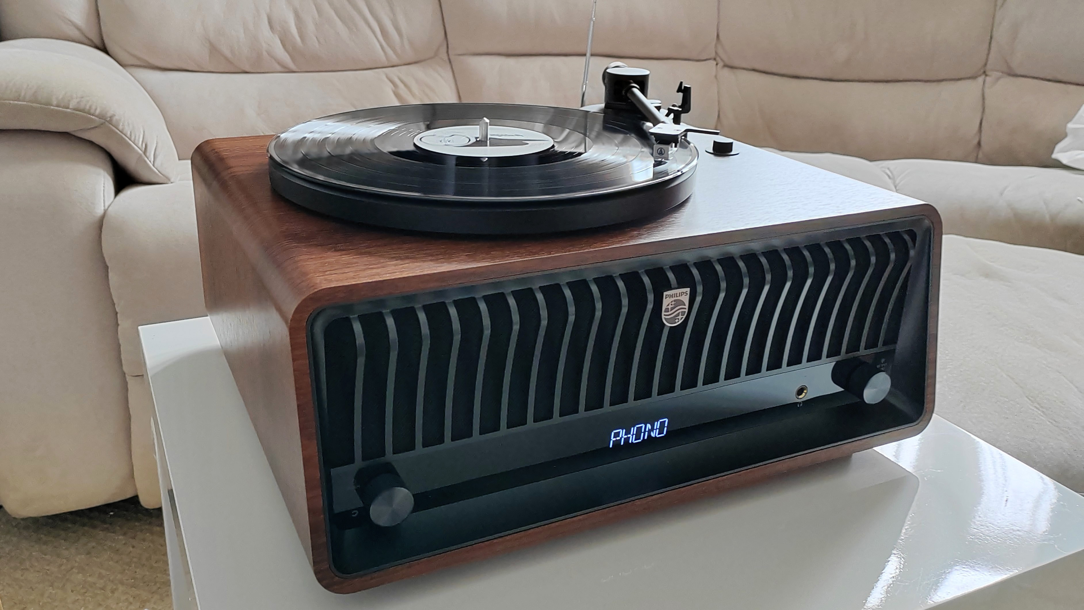 Philips Audio's 'The Tina' all-in-one turntable review