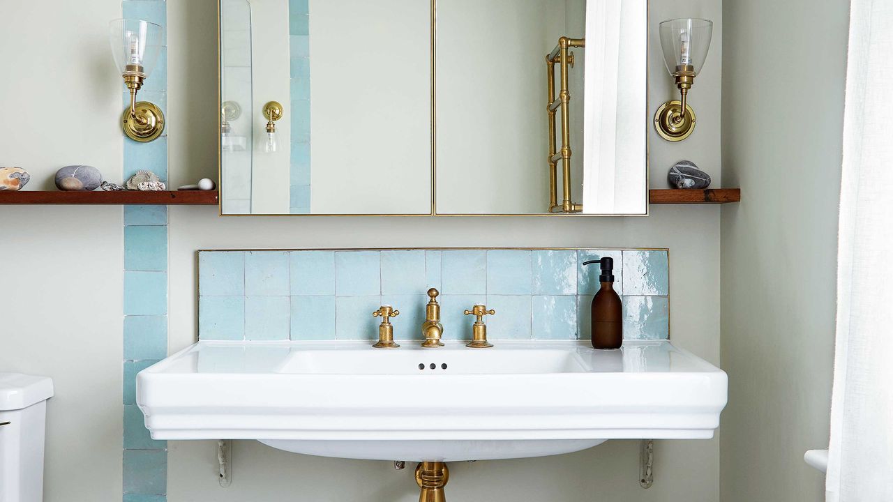 small bathroom with sink