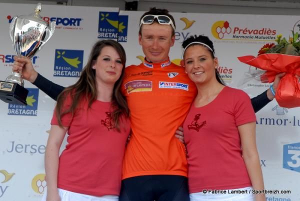 Rene Mandri (Endura Racing) claimed both the sprint and combination jerseys.