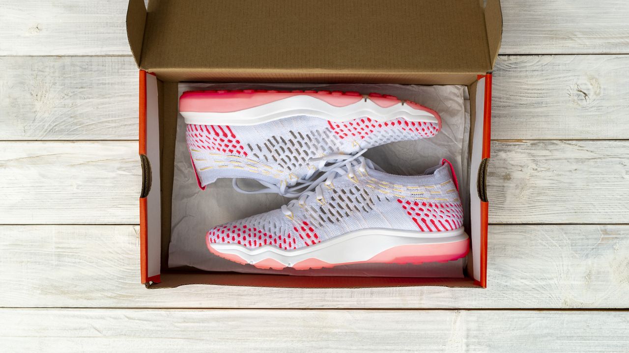 Running shoes sale: trainers in box 