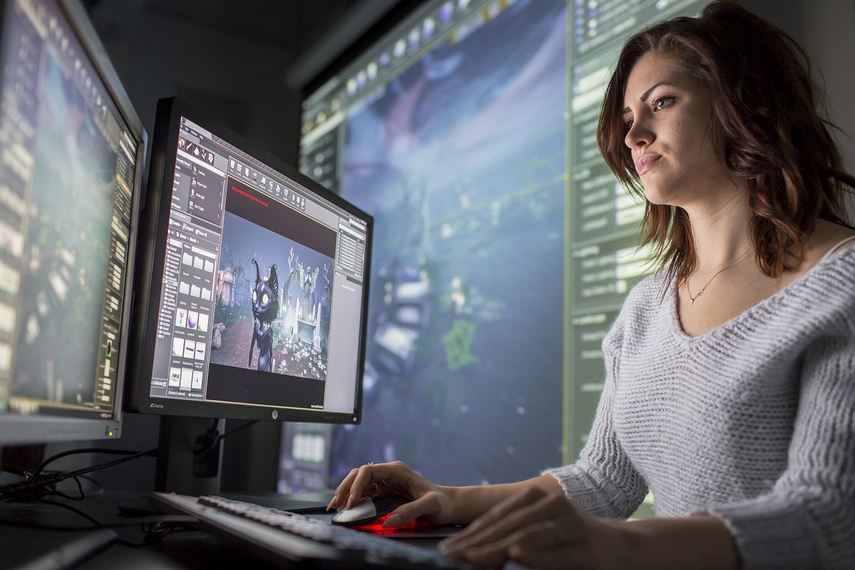 SCAD student working on computer