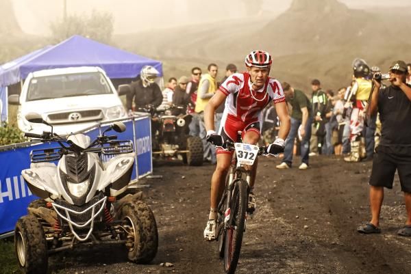 Rom Akerson (Specialized) at the aid station