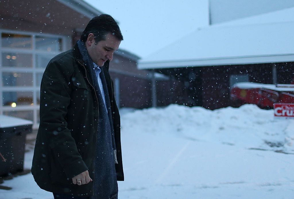 Ted Cruz walks alone in Iowa