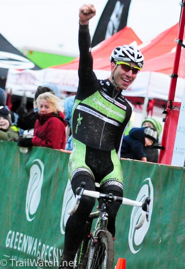 Jeremy Powers (Cannondale-Cyclocrossworld) wins the Portland Cup.